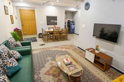 Gulposh homestay  Modern rooms cozy ambience, Srinagar
