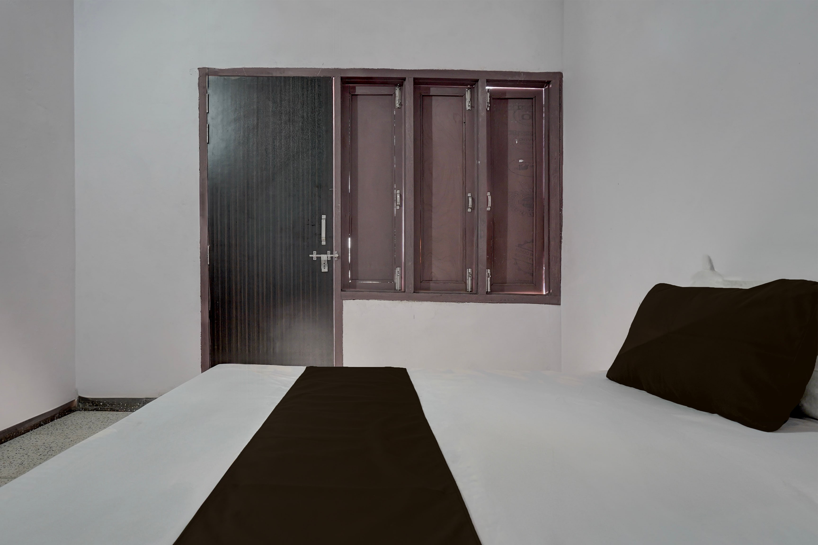 Hotel O vardan guest house - Tap to explore photos
