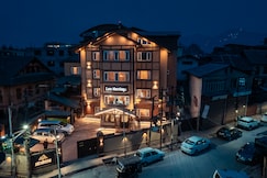 Hotel Lee Heritage (Central Heating & Air Conditioned), Srinagar