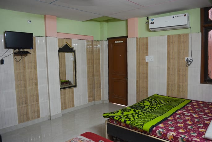 Hotel Ratandeep - Tap to explore photos