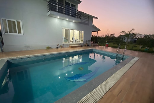 GoBravo 72 -3Bhk Farm with Pool and Garden Sec 150 Noida