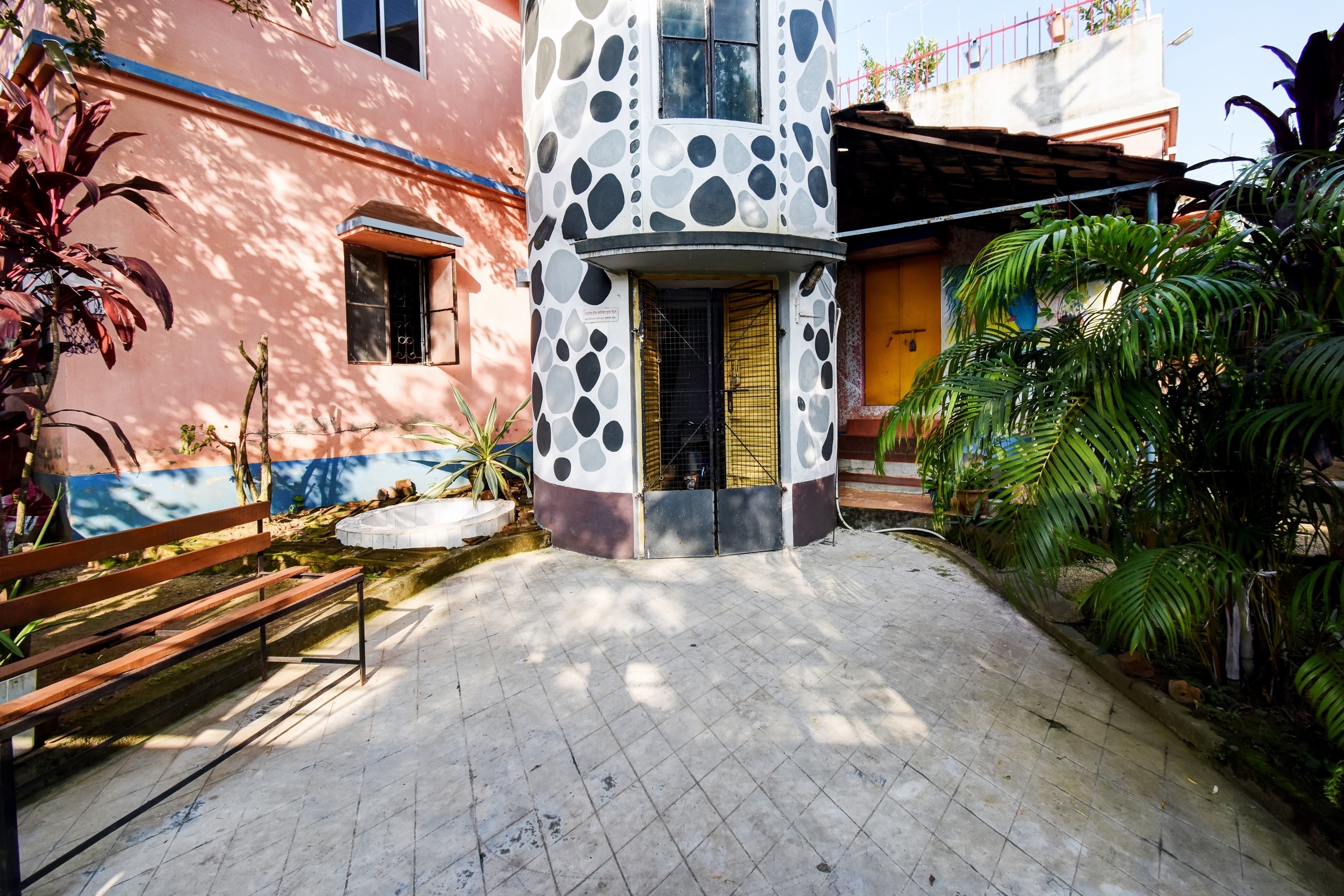 Hotel O Adorini Guest House - Tap to explore photos