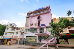 FabHotel La Palma Suites - Nr. RMZ Eco world, Bangalore