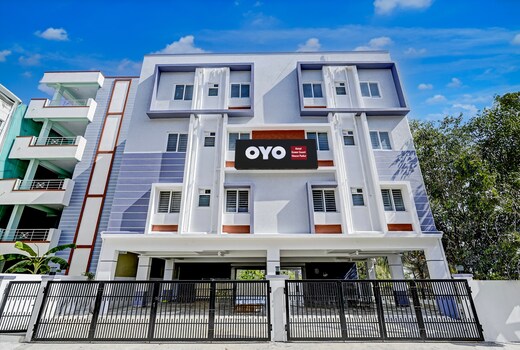 Hotel O Eswar Guest House Padur