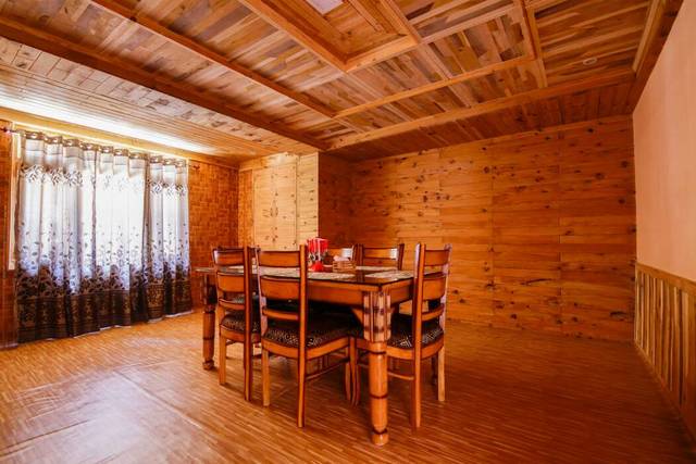 Snowline View Homestay | Rooms & Caretaker - Tap to explore photos