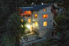 Tirthan Eagle Nest: A Boutique Homestay, Banjar