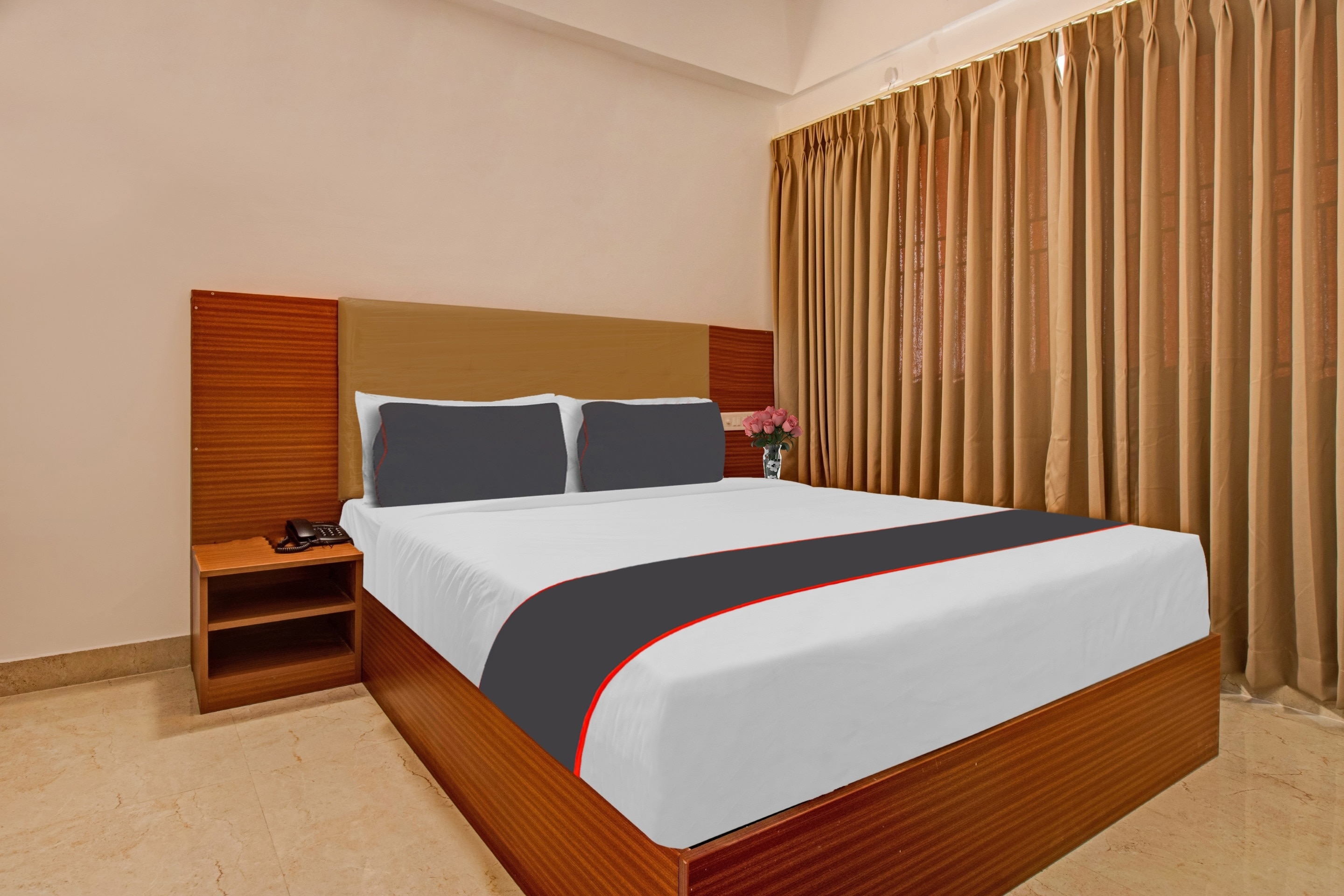 Collection O Petals Otium Business Hotel - Tap to explore photos