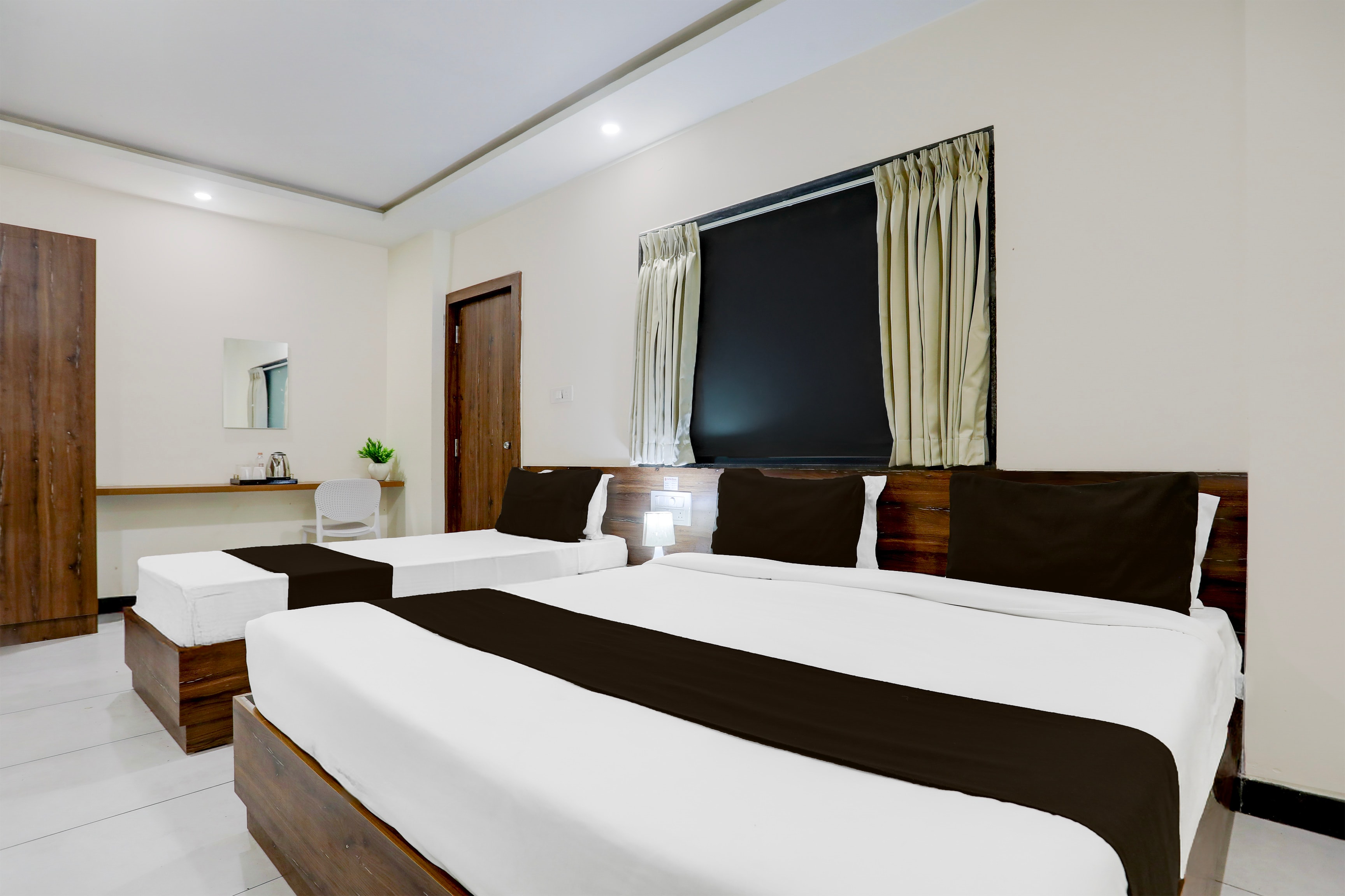 Super Townhouse Shivamogga Formerly Karthik Bhavan - Tap to explore photos