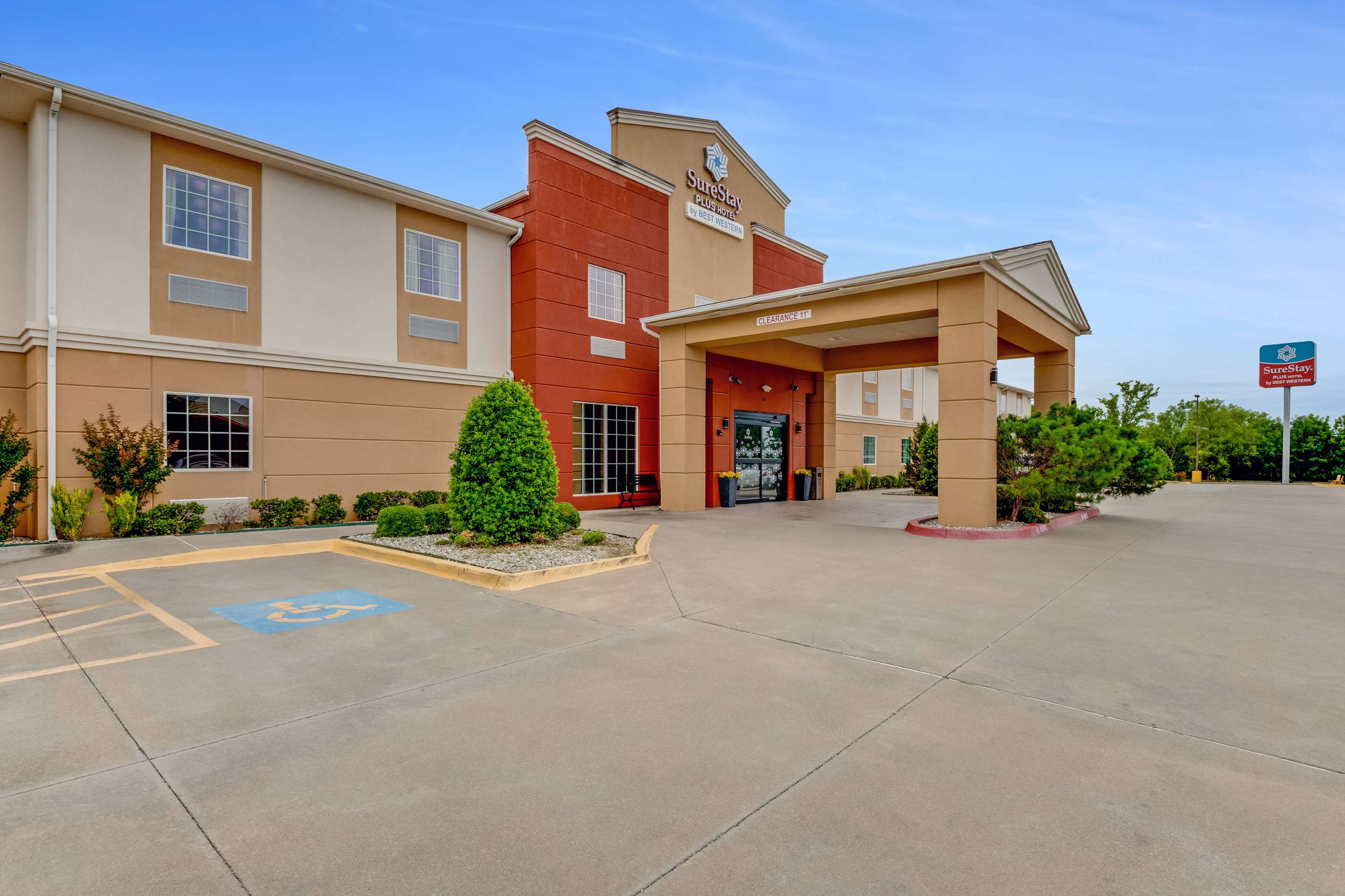SureStay Plus Hotel by Best Western Owasso Tulsa North - Tap to explore photos