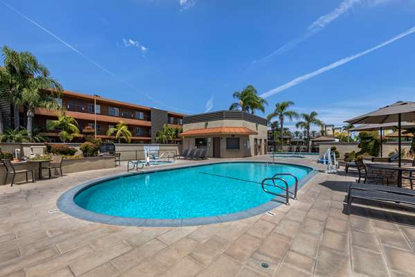 Best Western Plus Stovall's Inn - Tap to explore photos