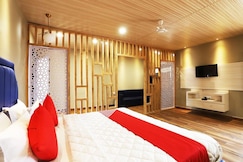 THE CROWN RESORT, Khajuraho