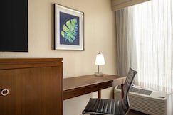 Doubletree by Hilton Fort Myers at Bell Tower Shops, Lee, Florida
