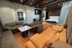 Longwood 9 | Private Jacuzzi cabin Escape in Hyderabad by Homeyhuts, Chevella