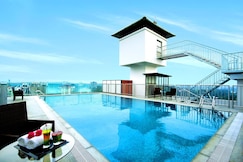 THE CHRYSOBERYL HOTEL& CONVENTION CENTRE, Alleppey