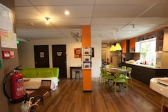 River City Inn, سنغافور