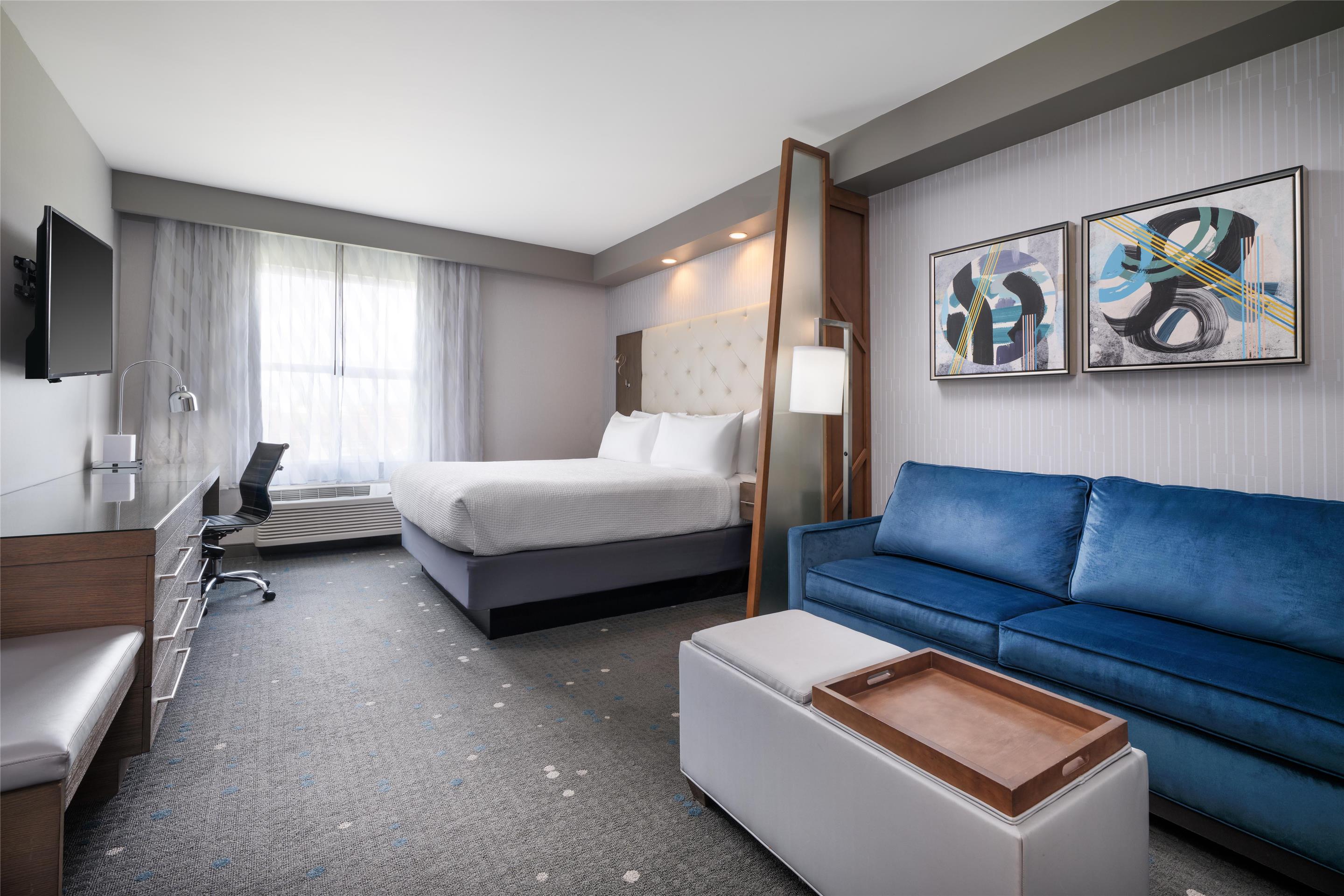 Best Western Premier Hotel at Fisher's Landing - Tap to explore photos