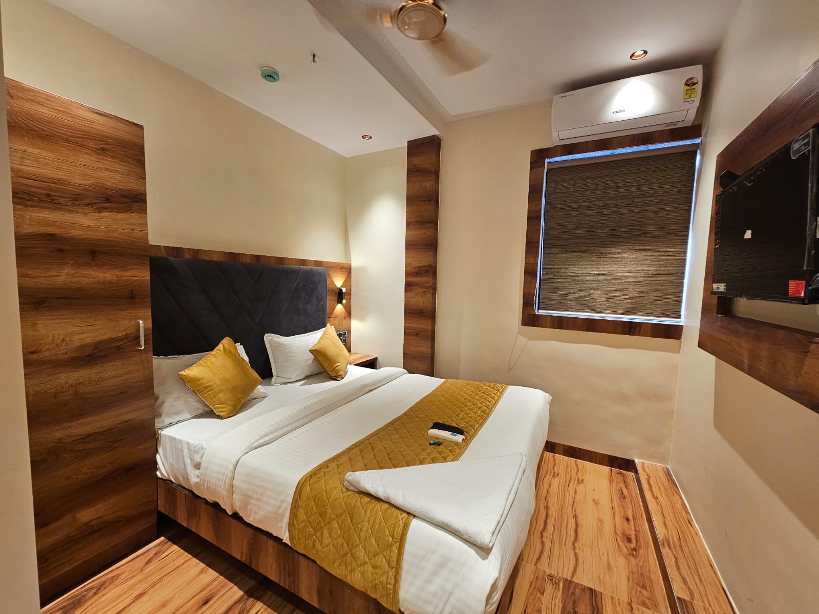 Deluxe Room 1