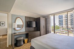 Embassy Suites by Hilton Waikiki Beach Walk, Honolulu