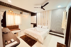 Hotel Luxury Inn, Damoh