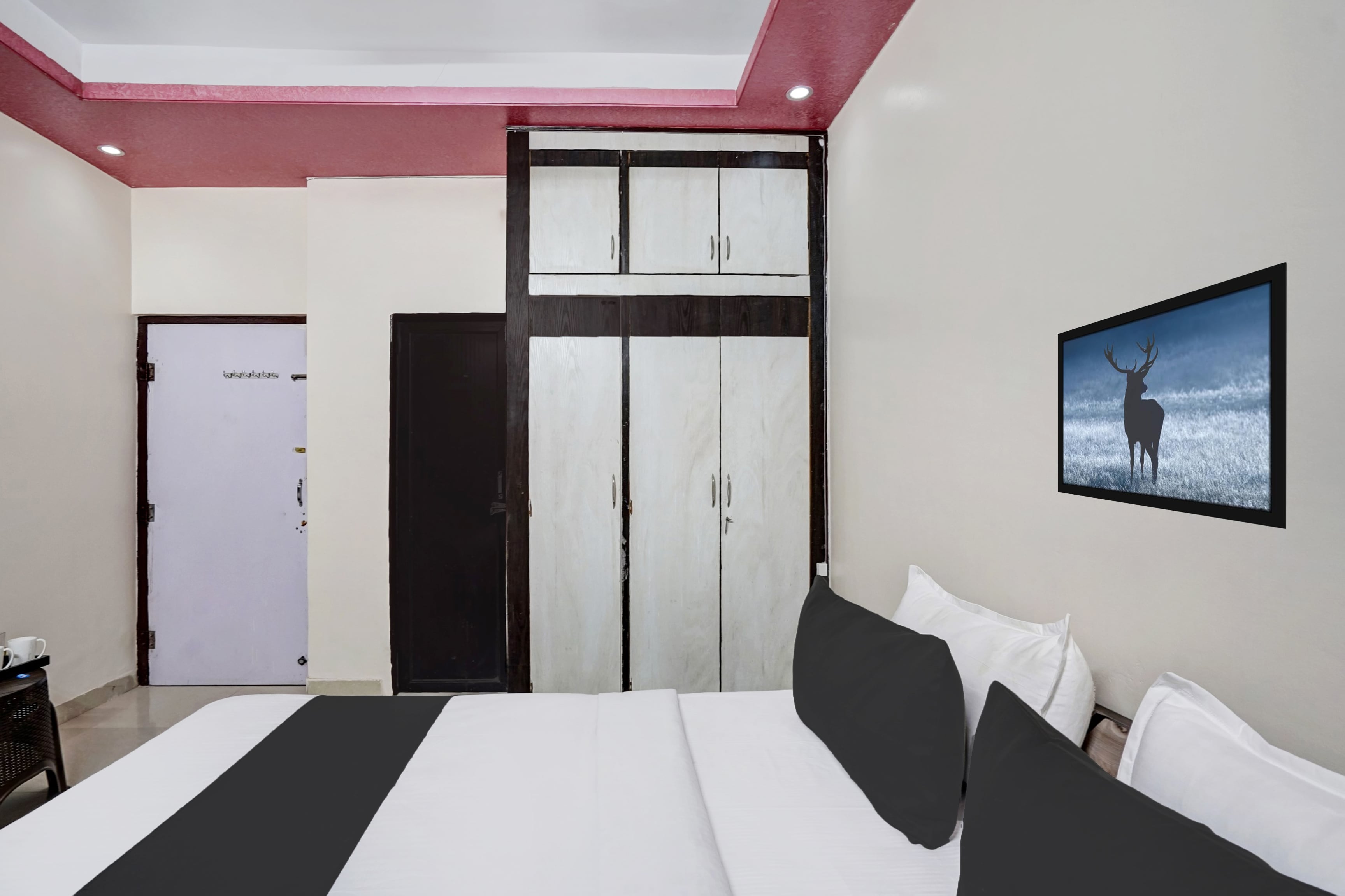 Hotel O Rudra Palace - Tap to explore photos