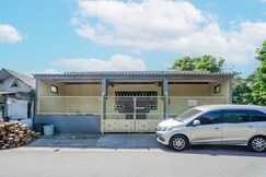 SPOT ON 93879 Wunut Homestay Syariah, Sidoarjo