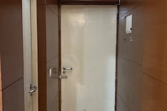 Cozy Cube Studio Apartment In Gomtinagar, Lucknow