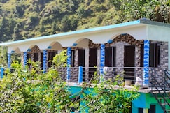 Frozen View by StayApart., Chopta