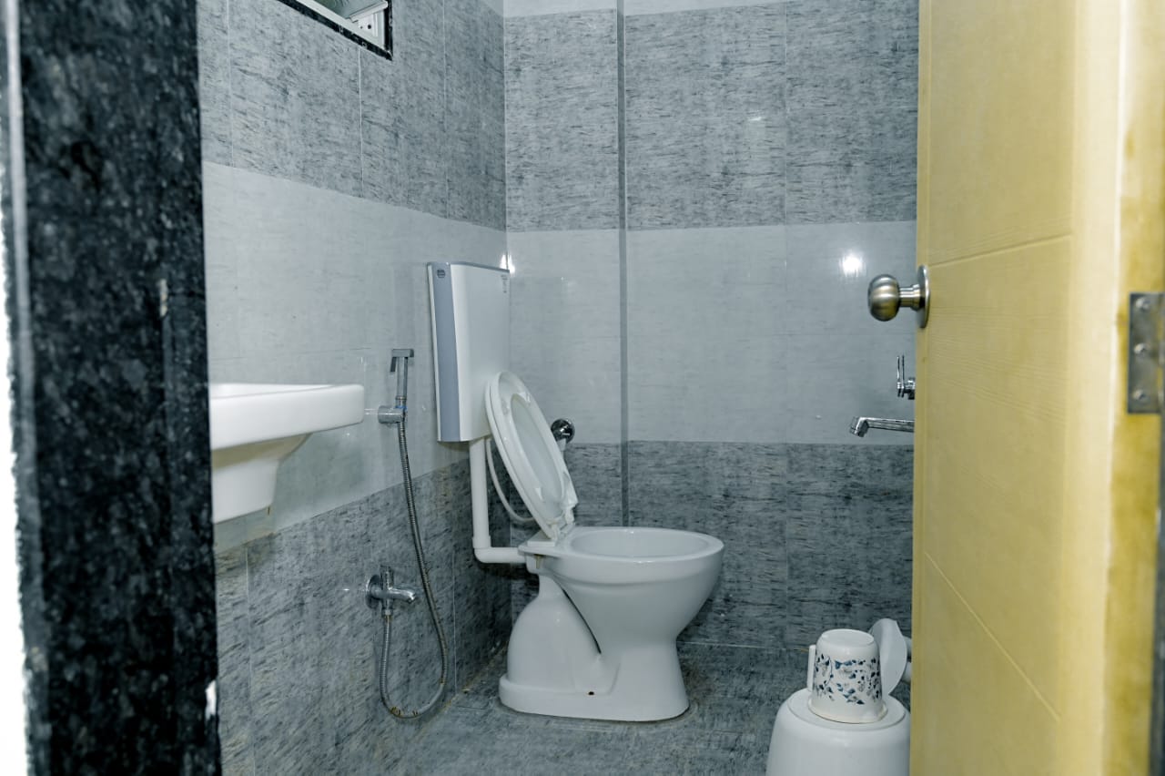 Veeer Executive Lodging, Jejuri - Tap to explore photos
