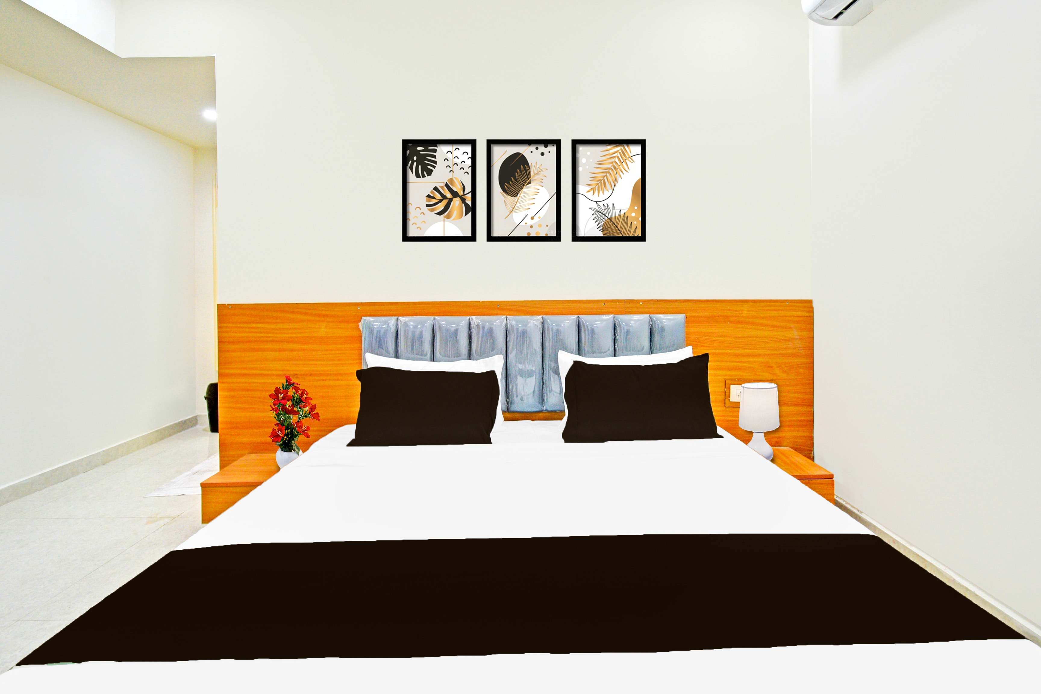 Townhouse OAK Santosh Nagar Hyderabad - Tap to explore photos