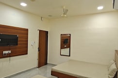 Hotel Prayag, Shegaon