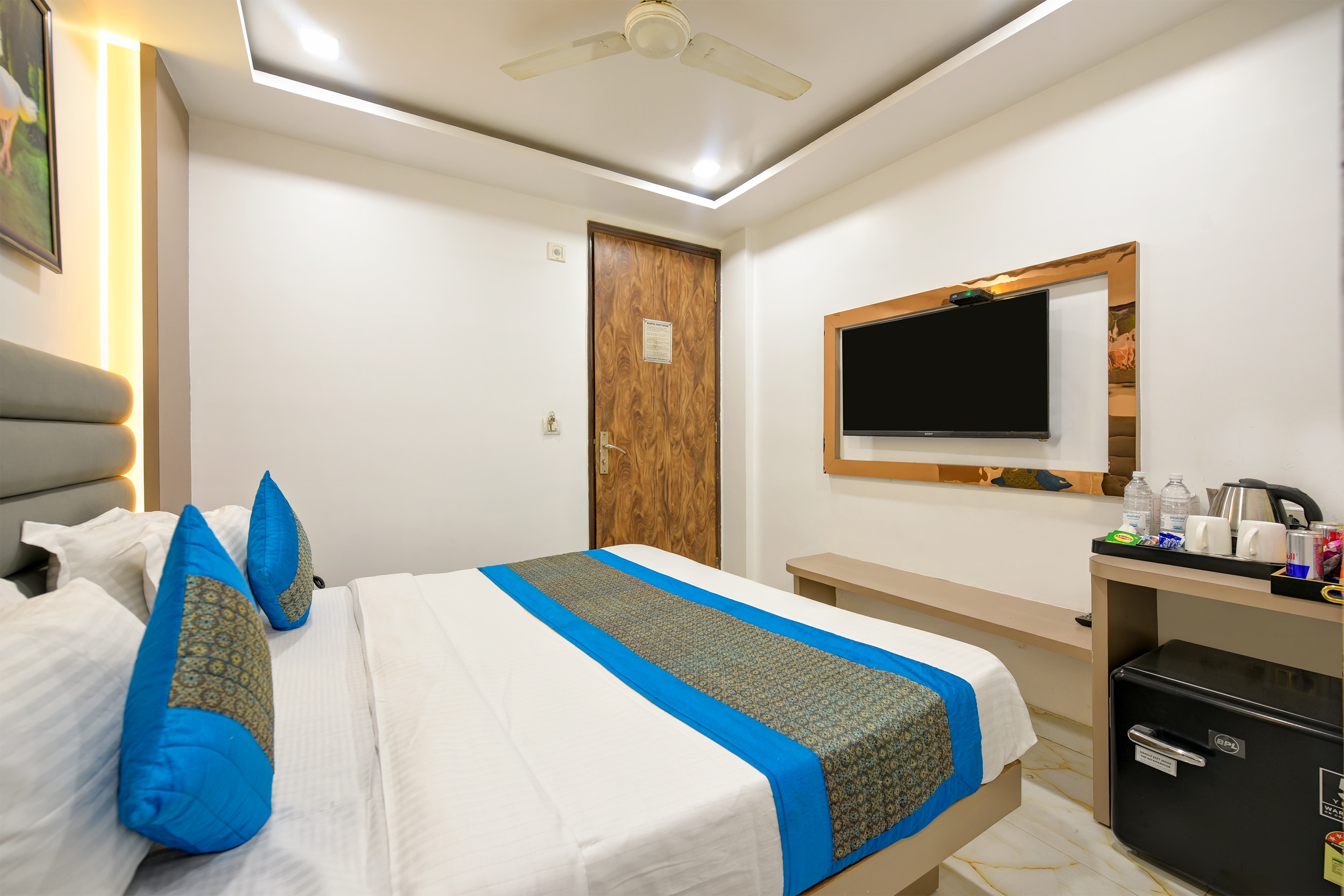 Hotel Bhartiya @ New Delhi Railway Station (2 minutes walk) - Tap to explore photos
