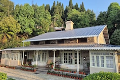 Rose Villa British Colonial Heritage Bungalow, Takdah, Darjeeling