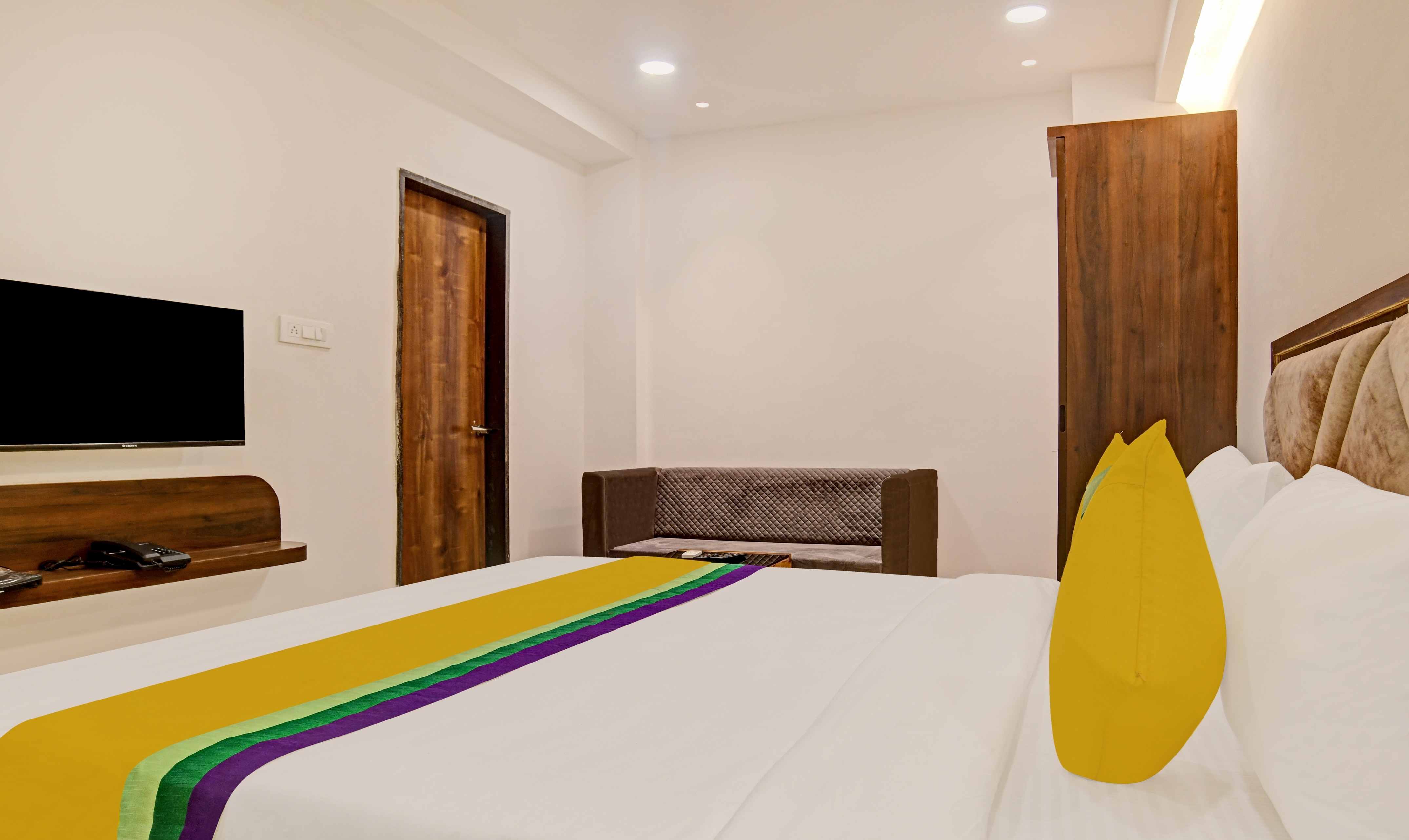 Itsy Hotels Phoenix - Tap to explore photos