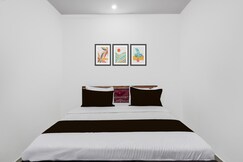 Opal Crown Hotel, Noida