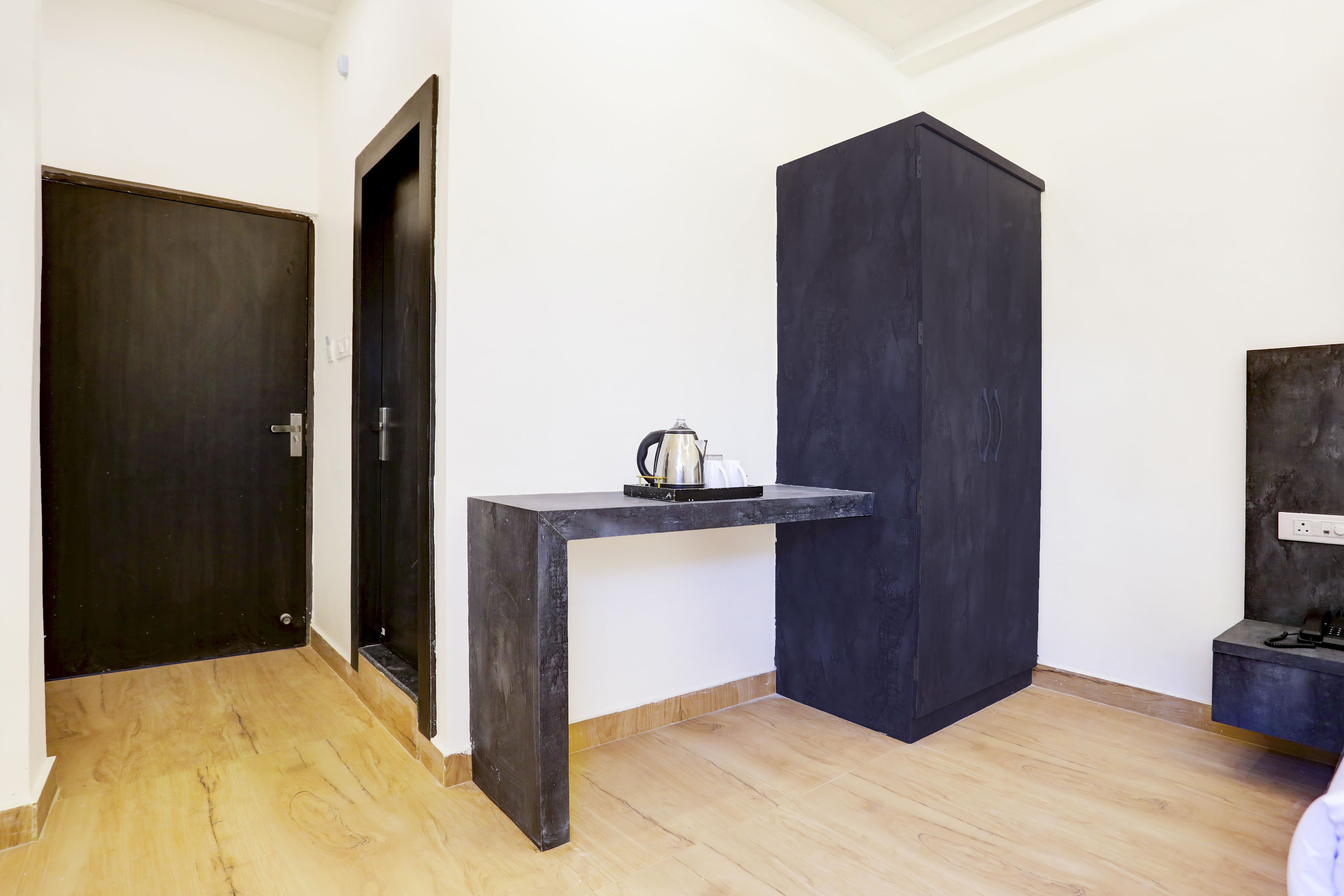 Super Townhouse Balua Road Pahadiya - Tap to explore photos