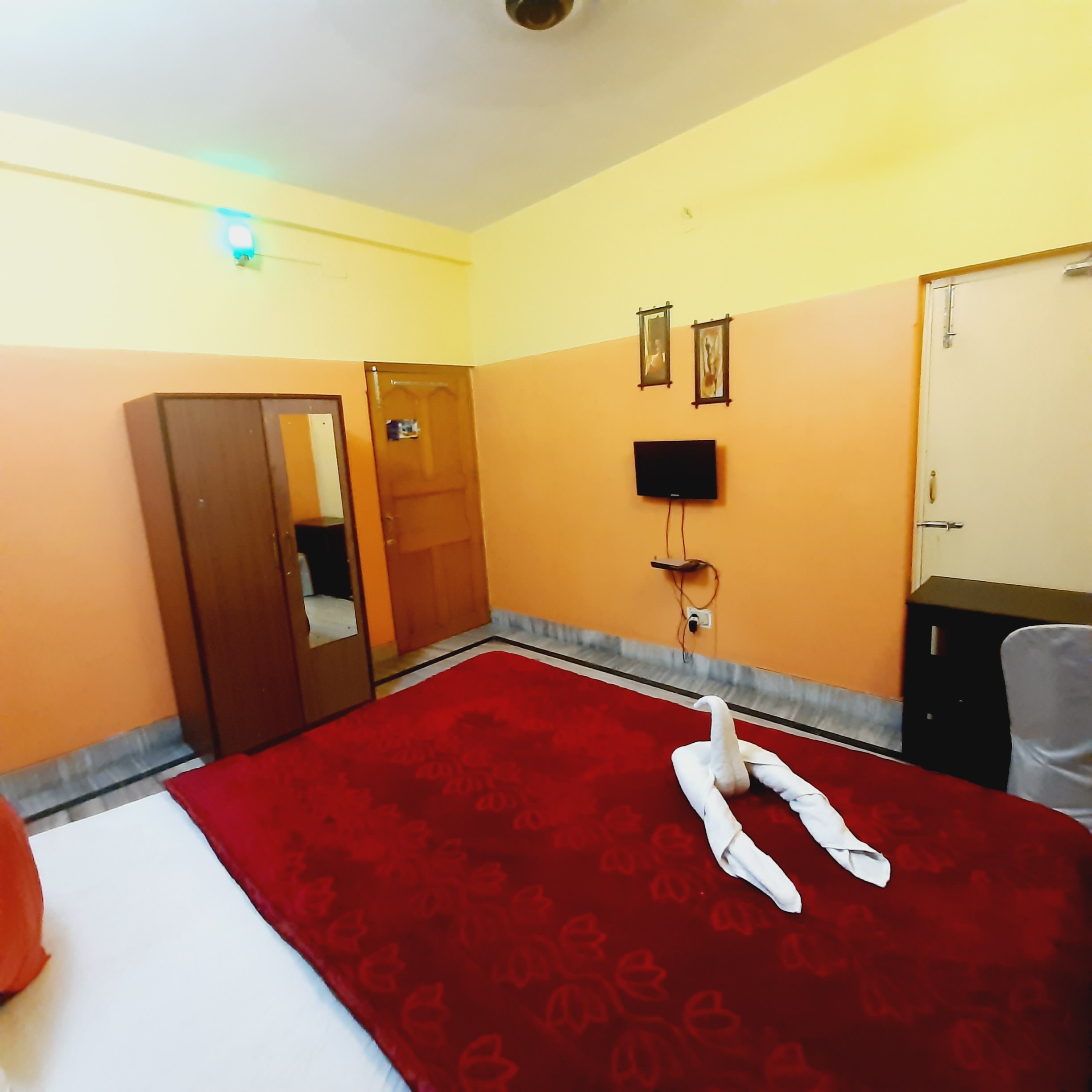 Welcome Guest Accommodation - Tap to explore photos