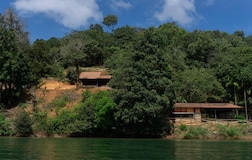 Base Tent Bed and Breakfast