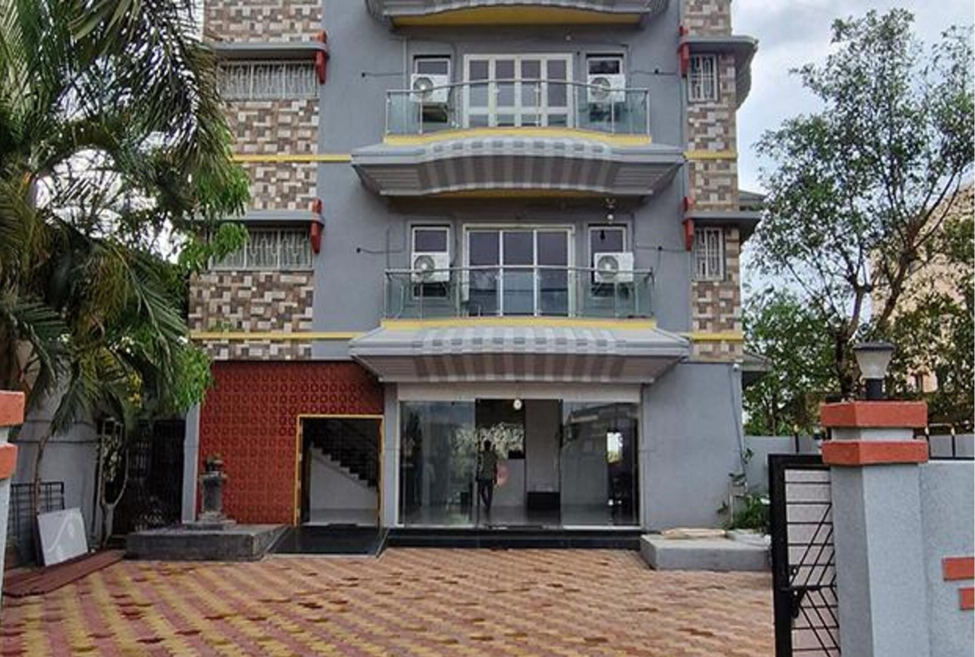 FabHotel Kaveri Executive - Nr Alandi vithoba temple - Tap to explore photos