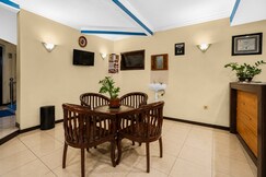 Townhouse Oak Hotel Lestari, Jember