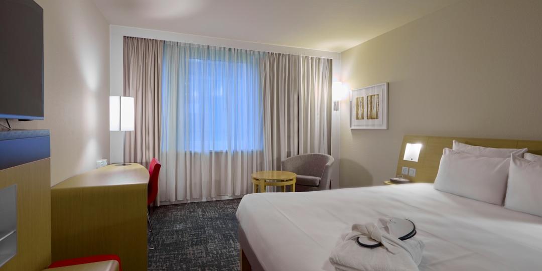 Novotel Zurich Airport Messe - Tap to explore photos