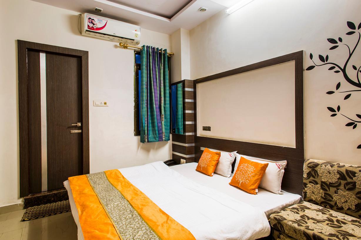 Hotel Kanha Palace - Tap to explore photos