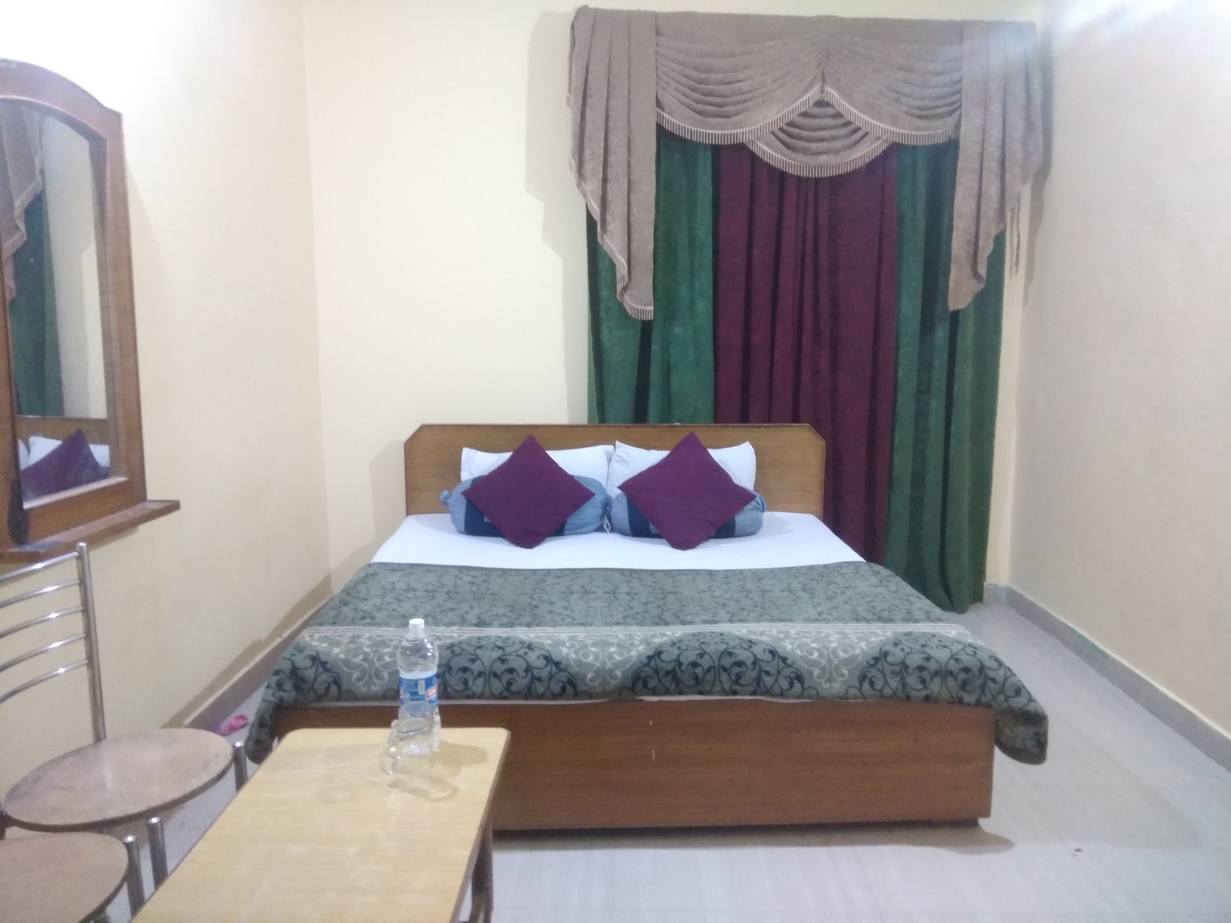 Suman Guest House - Tap to explore photos