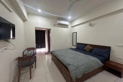 FabHotel Happy Stay II, Greater Noida