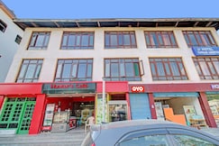 Hotel O Hunter's & Cafe, Srinagar