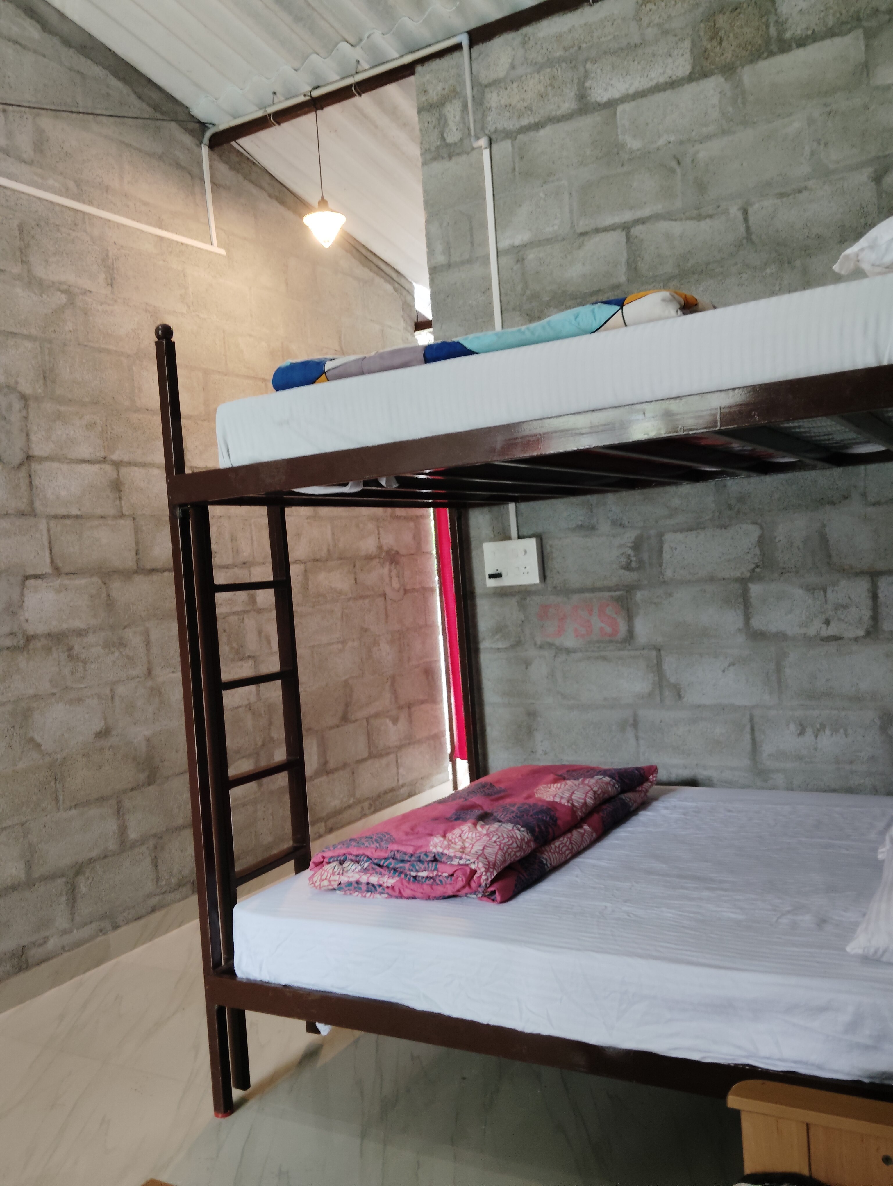 The wild cottage 8 persons bunk bed room - Tap to explore photos