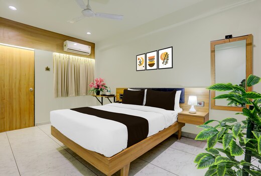 SPOT ON Hotel Rajwadi