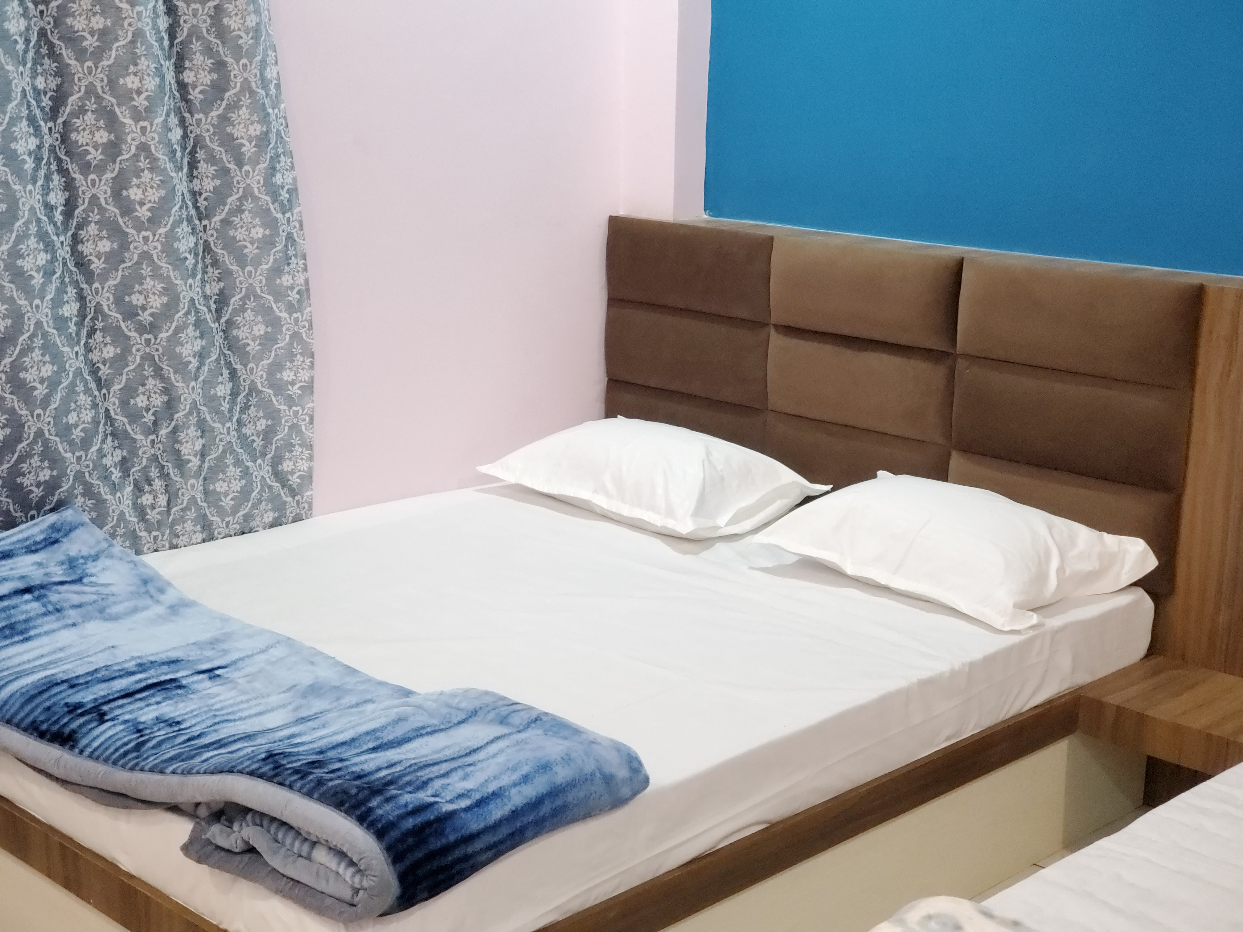 Shridham Homestay - Tap to explore photos