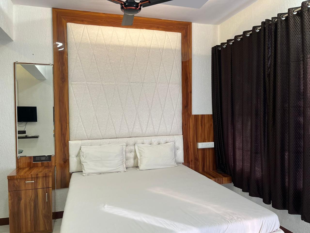 Havelock Inn Resort Gorai - Tap to explore photos