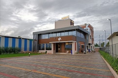 Hotel Veeratn, Kolhapur