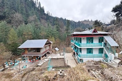 Memooners  Riverside Hotel & Cafe, Jibhi